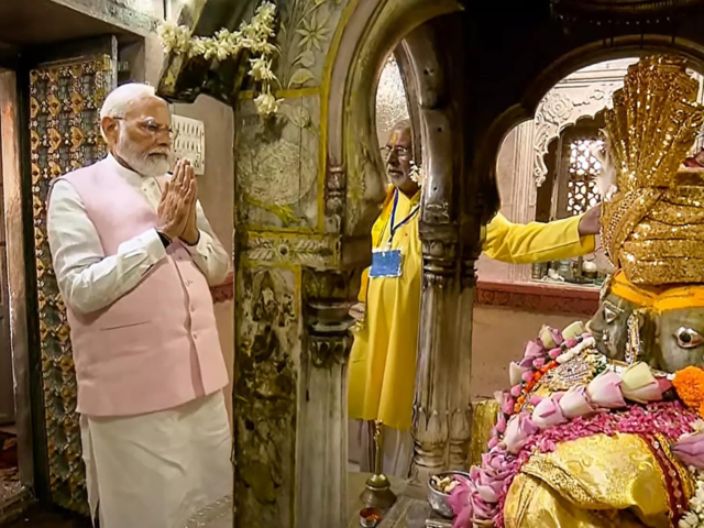PM's prayers at Brahma temple 