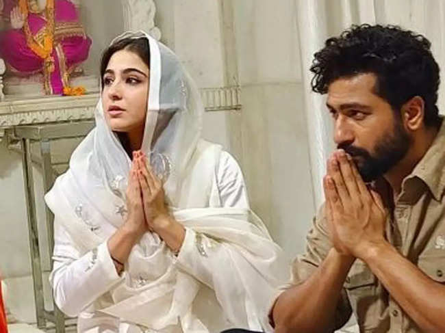 ​After a productive day in Delhi, Vicky Kaushal and Sara Ali Khan reached Mumbai early in the morning on Friday. ​