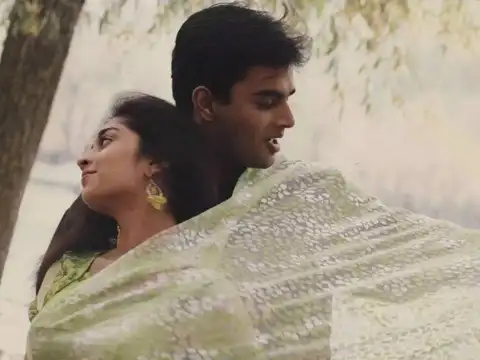 &lsquo;Alaipayuthey&rsquo; (2000)