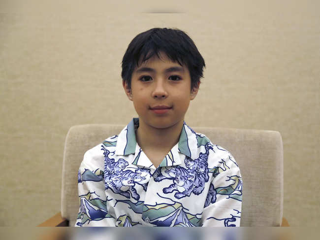 Young Kabuki actor's debut breaks Japanese theater traditions