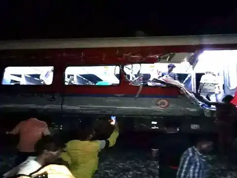 Jammu Tawi-Sealdah Express and Frontier Golden Temple Mail collision