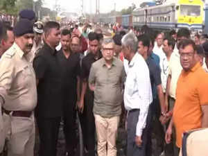 Railways sets up panel to probe crash; PM Modi, Ashwini Vaishnaw visit site
