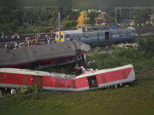 Indian railways official says error in signaling system led to crash that killed 275 people