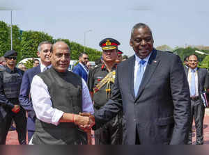 New Delhi: Defence Minister Rajnath Singh receives US Secretary of Defence Lloyd...
