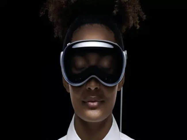 WWDC 2023: Apple unveils new Vision Pro augmented reality headset
