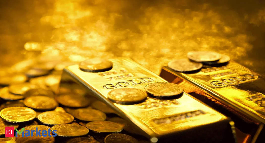 Gold flat on caution ahead of Fed's rate decision next week