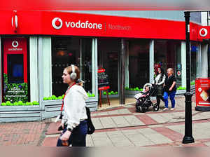 Vodafone, Hutchison to Announce UK Merger as Soon as Tomorrow