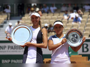 Korneeva beats Perez Alarcon to win French Open girls’ title