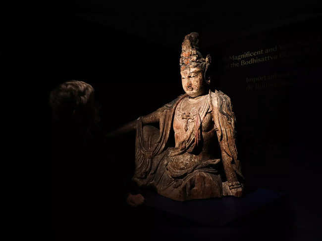 Rare 12th century Buddha statue on auction