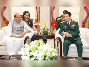 New Delhi: Defence Minister Rajnath Singh with his Vietnamese counterpart General Phan Van Giang during their meeting , in New Delhi, Monday, June 19, 2023. (Photo:IANS/Twitter)