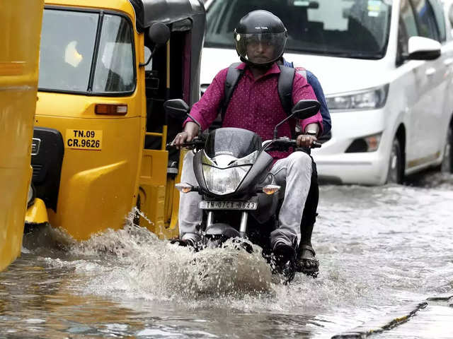 Heavy rains hit Chennai