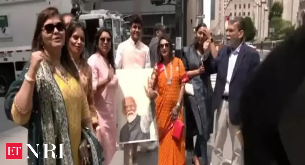 pm modi: US: Indian diaspora excited to greet PM Modi, waits outside his hotel in New York - Vimarsana News