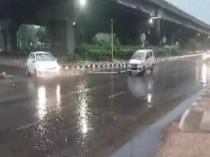 Delhi receives light rain early morning, brings respite from heat