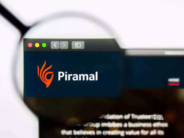 Piramal Enterprises | CMP: Rs 950