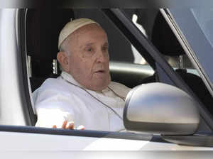 Pope short of breath, says he's still feeling effects of anesthesia 2 weeks after surgery