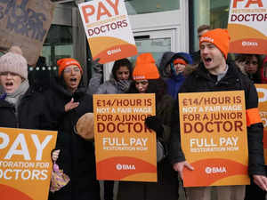 NHS junior doctors to go on 5-day strike in UK