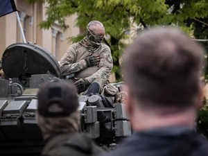 Russia munity: Moscow braces for Wagner mercenaries' assault as rebels defy Putin's rage