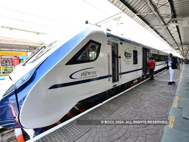 Madgaon (Goa)-Mumbai Vande Bharat Express