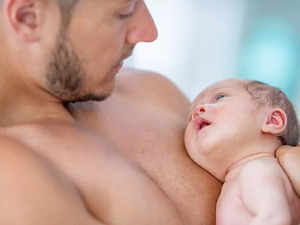 A dad's guide to skin-to-skin contact with the baby