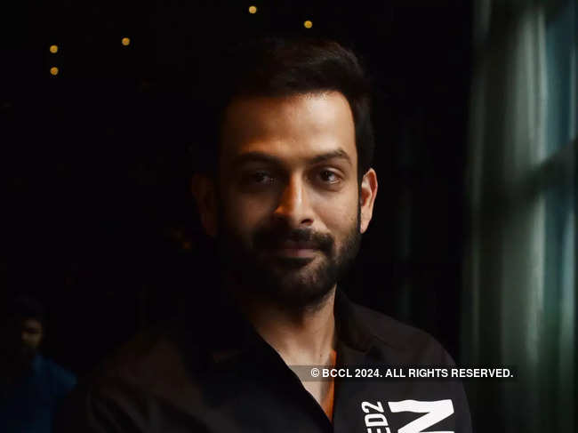 Prithviraj Sukumaran​ underwent treatment for reconstruction and repair of cartilage, cruciate ligament and meniscus injuries during the surgery.​