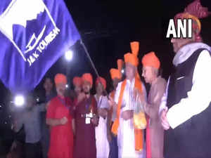J-K: LG Manoj Sinha flags off the first batch of Amarnath Yatra pilgrims