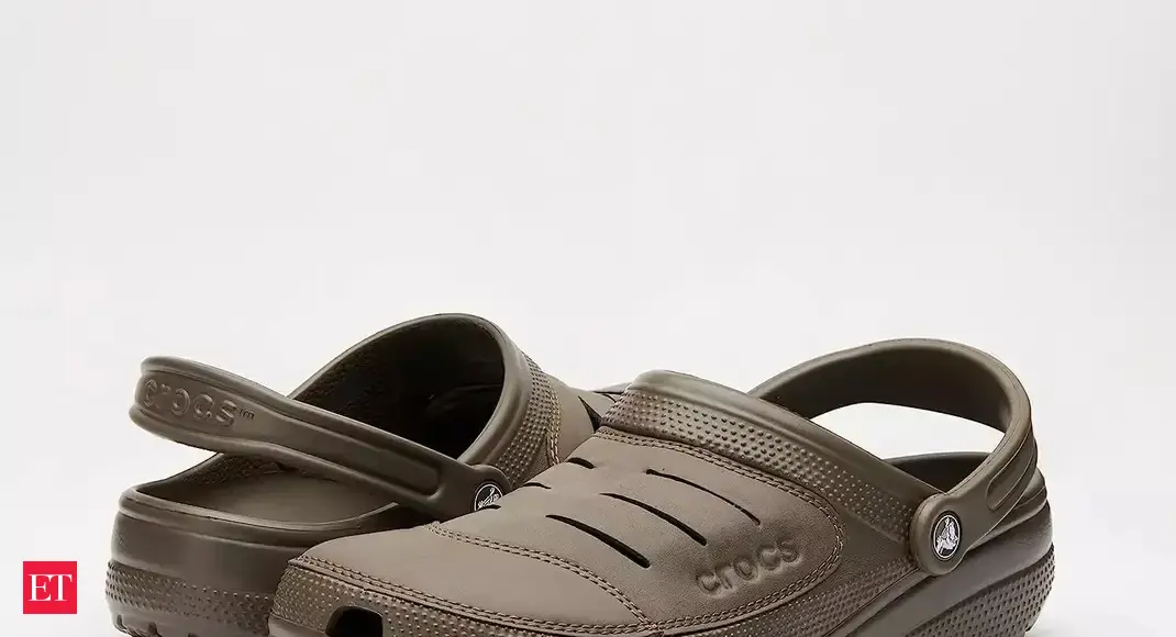 Crocs for Men: 7 Best Crocs for Men for Unmatched Comfort Every Day - Vimarsana News