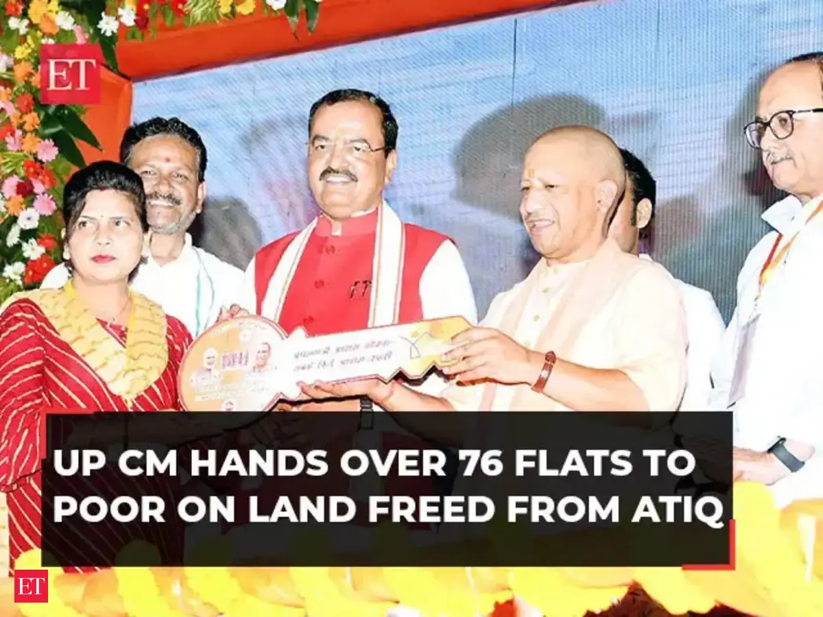 Prayagraj: UP CM Yogi Adityanath hands over 76 flats to poor on land ...
