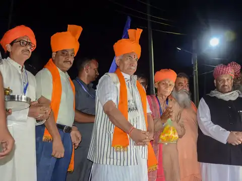 ​Manoj Sinha flags off first batch​
