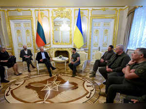 Ukraine's President Zelenskiy and Lithuanian President Nauseda attend a meeting in Kyiv