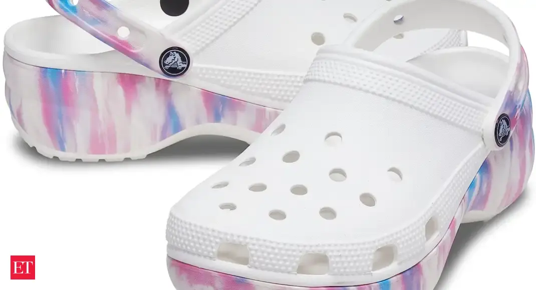 Crocs for women: Top 7 Crocs for Women to Match Every Look - Vimarsana News