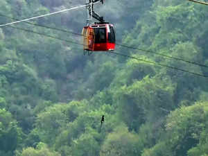 Dozens rescued after being stranded overnight in world’s highest Cable Car systems due to technical glitch
