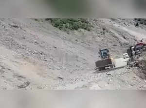 Landslide hits Jammu-Srinagar NH; clearance work on