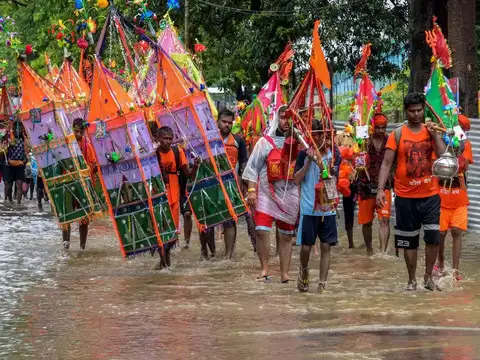 ​Welcoming Kanwariyas​