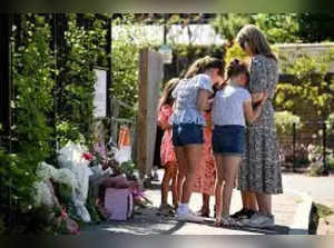 Wimbledon school crash: Local community mourns death of 8-yr-old Selena Lau