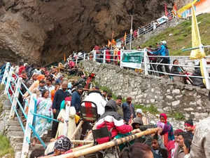 J-K: Amarnath Yatra suspended for third consecutive day due to bad weather conditions
