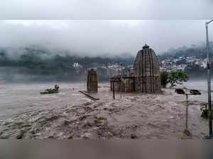Heavy rains lash north India, rivers in spate