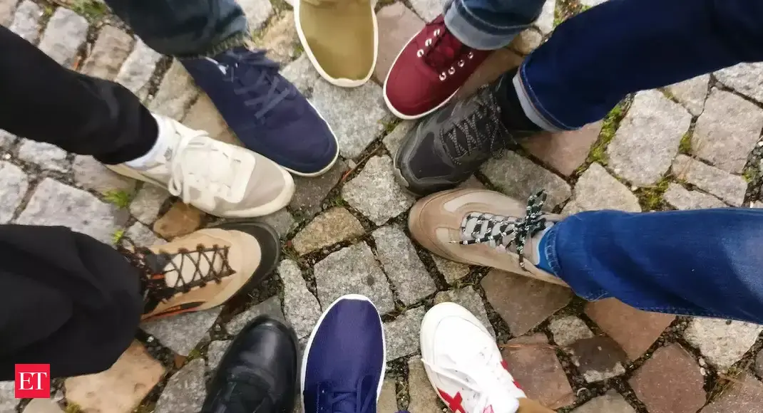 Sparx Sneakers For Men: 10 Best Sparx Sneakers For Men in India For A Relaxing Experience (2023) - Vimarsana News