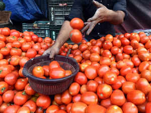 Price rise: Maharashtra woman receives tomatoes as precious gift on birthday