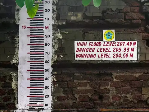 ​Crosses danger mark​