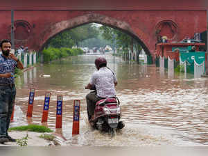 Flooded road near the Red Fort