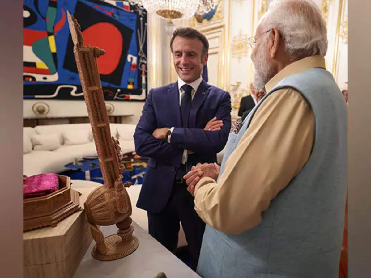 PM Narendra Modi France Visit Live PM Narendra Modi arrives at Louvre