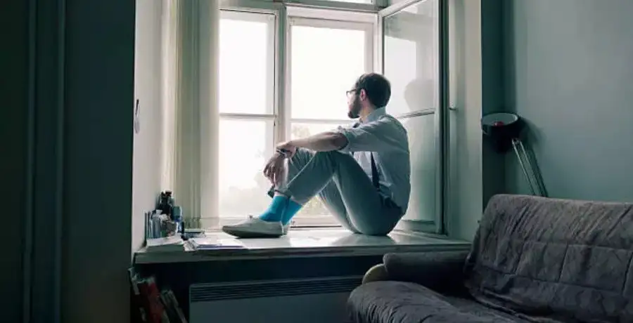 chronic loneliness : Signs which show one is going through chronic ...