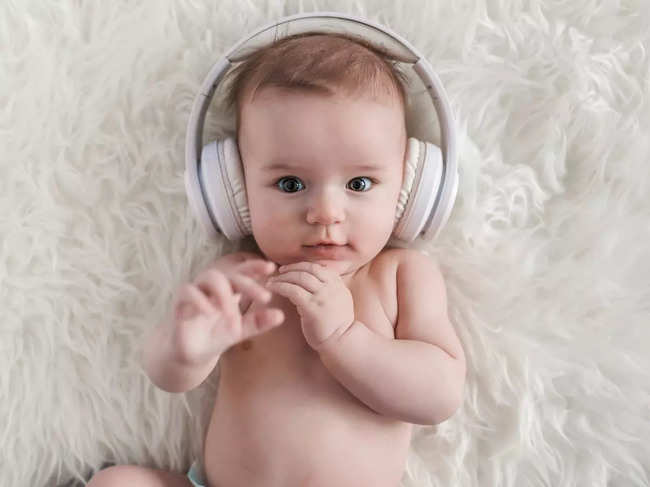Babies found to enjoy live music more than watching recorded version