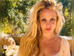Britney Spears sings ‘Jesus Loves Me’, ‘Amazing Grace’ on beach. See what happened