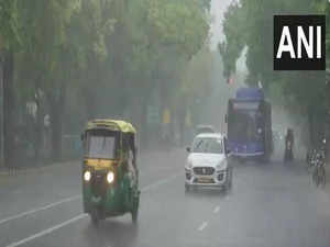 Rain lashes parts of Delhi-NCR