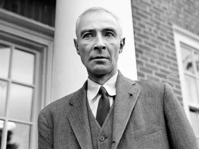 ​​J Robert Oppenheimer: Some ‘Explosive’ Facts About The Father Of Atomic Bomb​