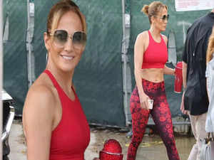 Jennifer Lopez hurls expletives at paps after getting locked out of her gym in Los Angeles; here’s what happened