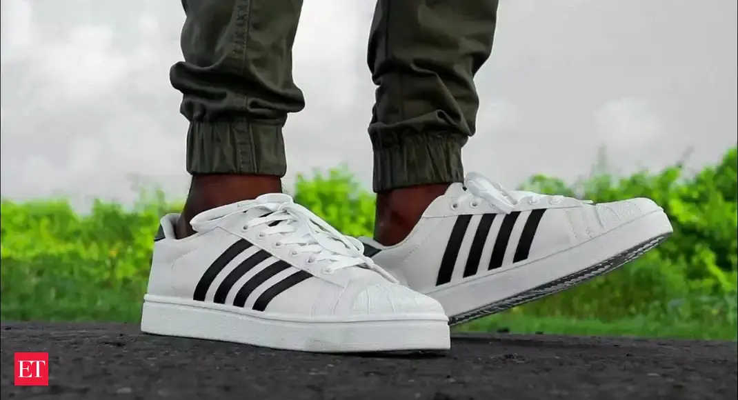 Sparx White Sneakers for Men: Best Sparx white sneakers for men: Step into style and comfort today - Vimarsana News
