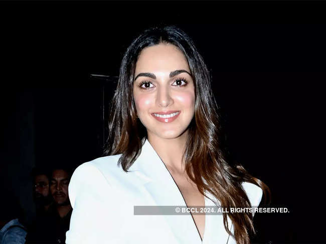 ​Kiara Advani has previously walked the ramp for designers such as Amit Aggarwal and Shyamal and Bhumika.​