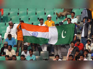 India-Pakistan-flags-TOI